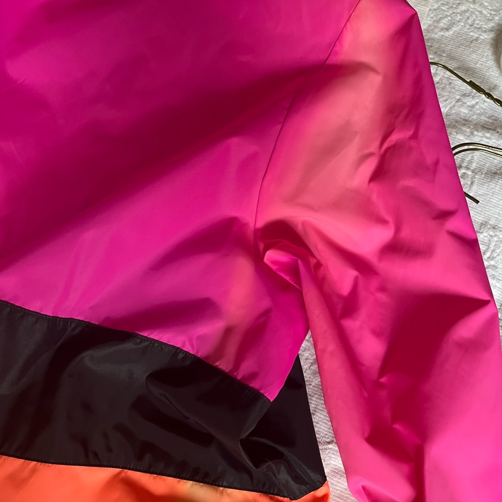 Pink windbreaker - Picture 4 of 7